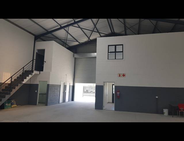 550M² FACTORY FOR SALE IN SAXENBURG PARK 2
